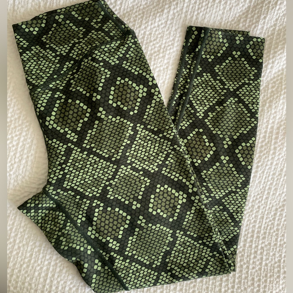 Green and Black Patterned Leggings